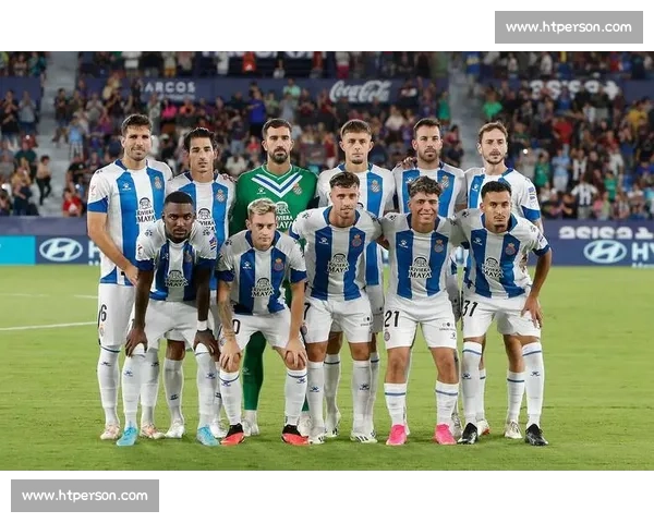 足球比赛全场攻防博弈与战术较量精彩回顾解析深度剖析与关键瞬间盘点 - 副本 - 副本 (2)